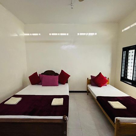 Yaarl Holiday Jaffna Buitenkant foto